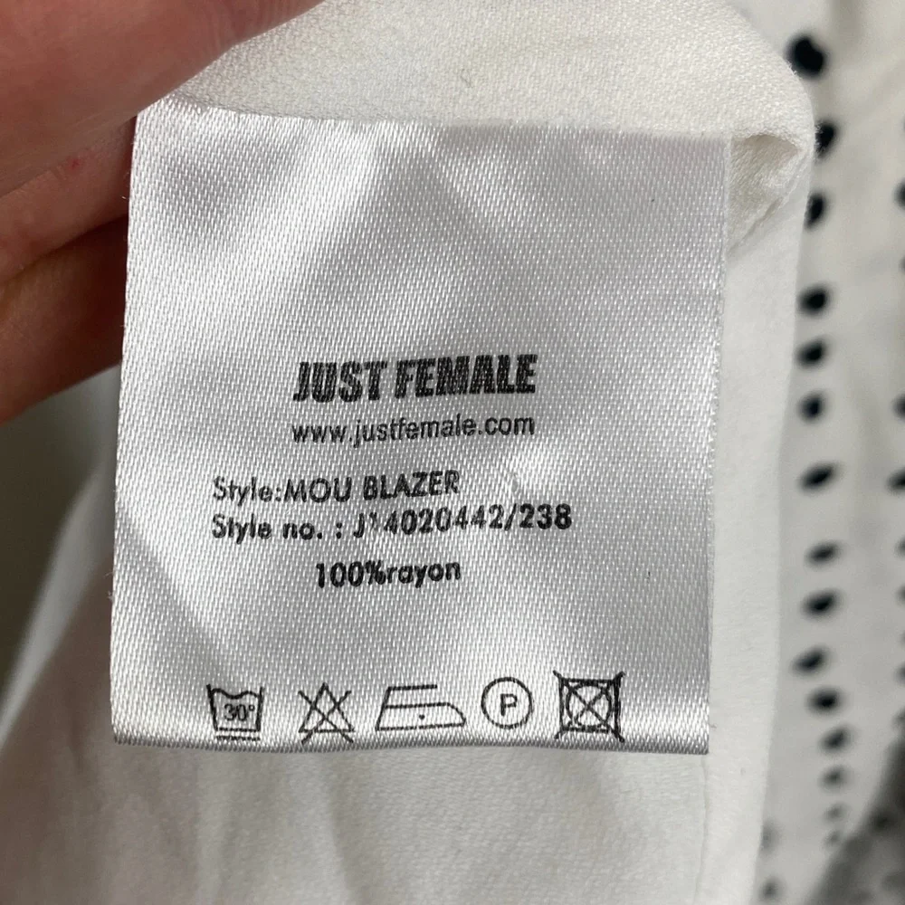 Just Female dot relaxed “mou” blazer size Large - Picture 7 of 11